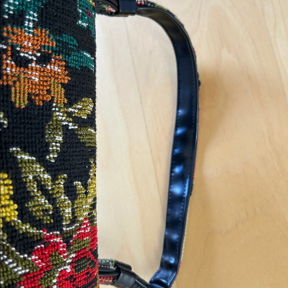 Vintage Floral Carpet Tapestry Needlepoint Purse - Picture 9 of 12